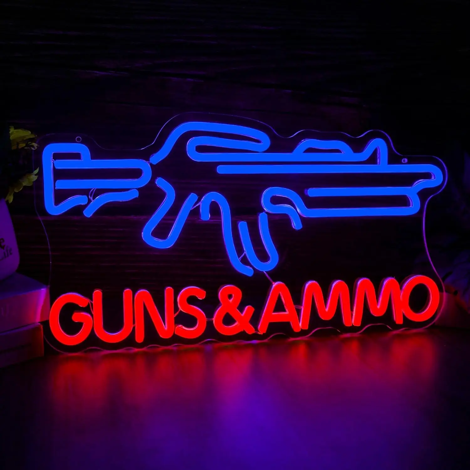 Neonowy szyld sklepu z bronią, – Hunting Outdoor Store recenzja i cena